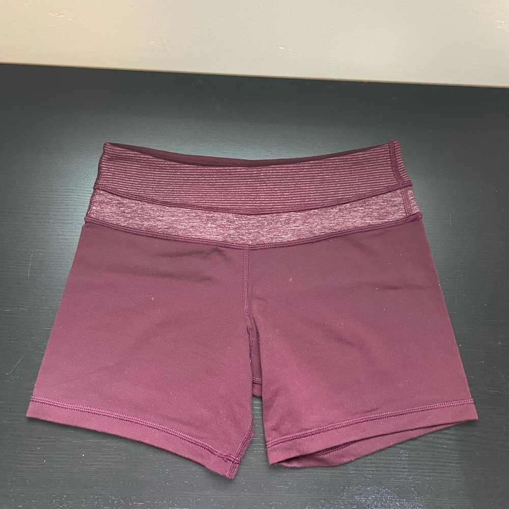 Lululemon Groove Shorts - Size 4 Bordeaux Drama